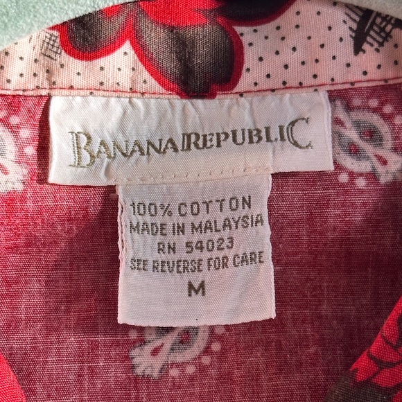 Banana Republic Vintage Red Floral Border Print Button Down Blouse Medium - Picture 4 of 5
